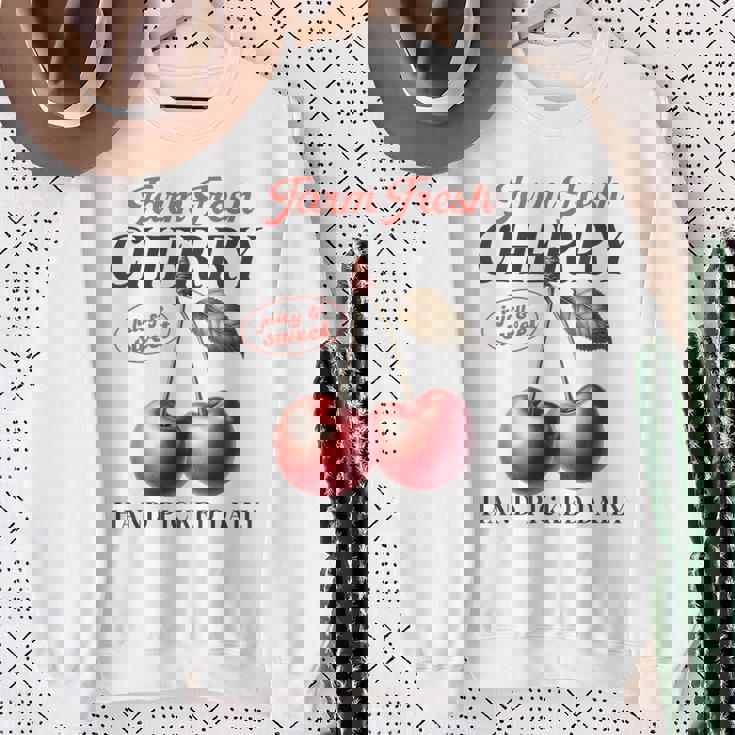 チェリーフルーツ スイートジューシーレッドチェリー 食通ギフト スウェットシャツ 年配の女性への贈り物