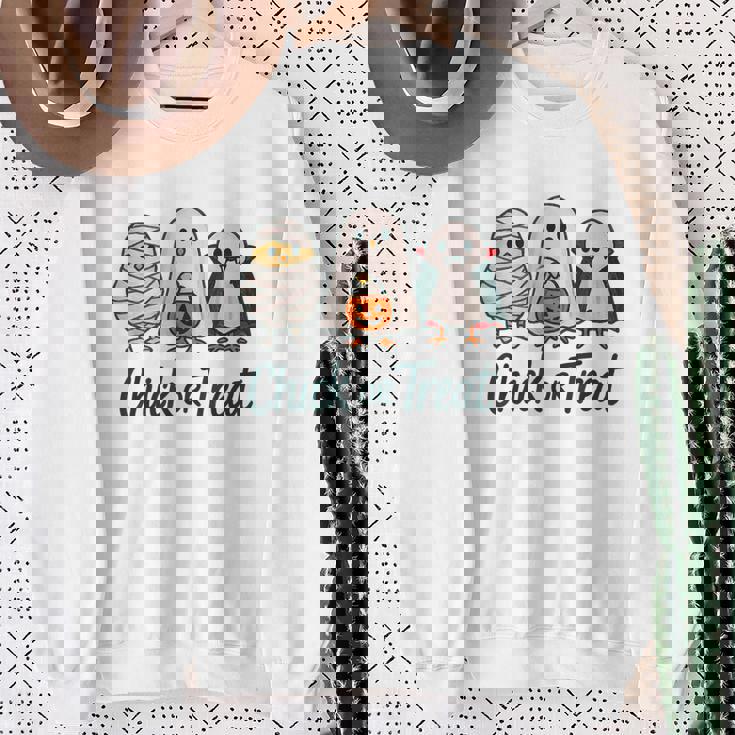 チックオアトリートハロウィンかわいいゴーストヴァンパイア スウェットシャツ 年配の女性への贈り物