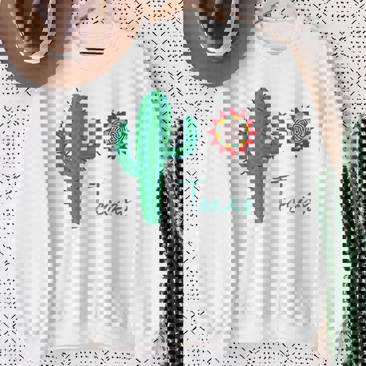 テキサス キュート 気まぐれなサボテン 南西部の太陽 砂漠 バケーション スウェットシャツ 年配の女性への贈り物