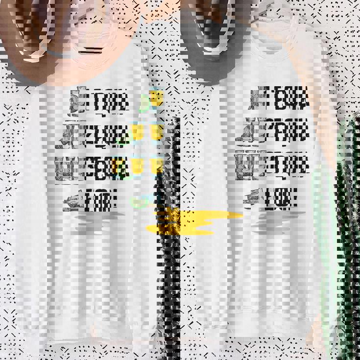 テキーラ 2 テキーラ 3 テキーラ フロア シンコ・デ・マヨ 飲料 スウェットシャツ 年配の女性への贈り物