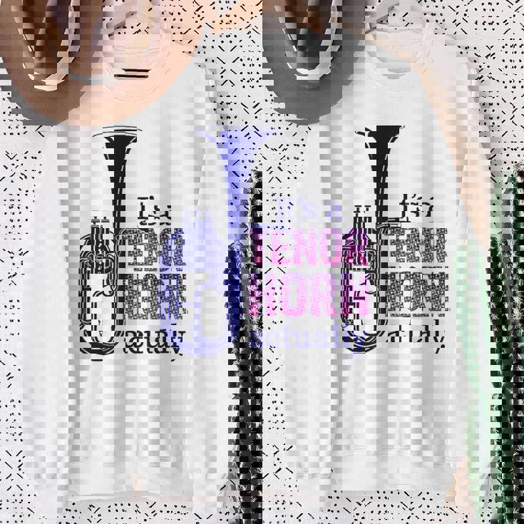 テナーホーンブラスバンドマーチングバンドおもしろ音楽 Alto Horn Or Tenor Horn Joke スウェットシャツ 年配の女性への贈り物