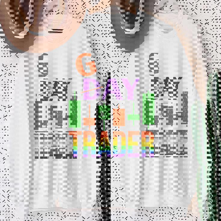 デイストライクスルーゲイトレーダープライド月間トレーディングオタクファニー。 スウェットシャツ 年配の女性への贈り物