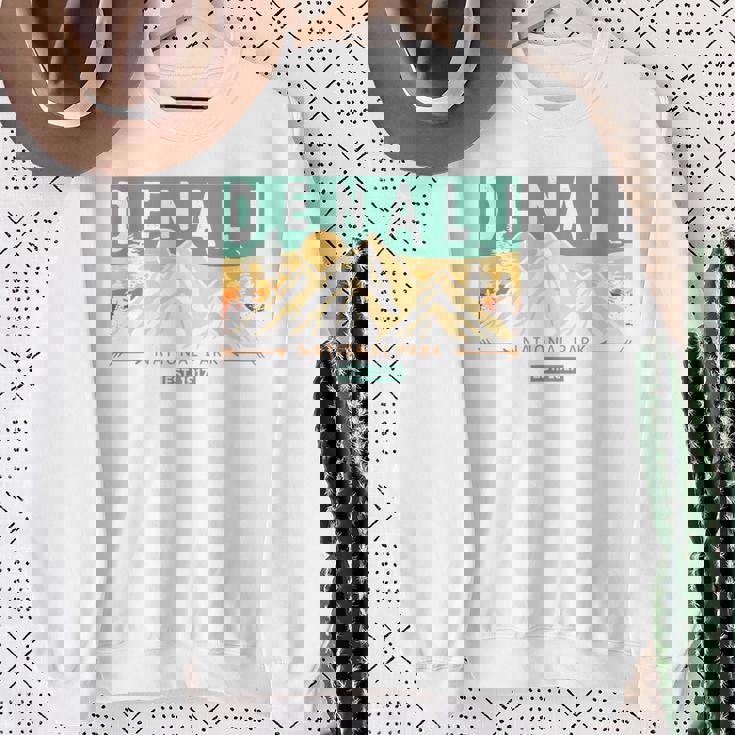 デナリ国立公園 山 自然 レトロ 夕日 ヴィンテージ スウェットシャツ 年配の女性への贈り物