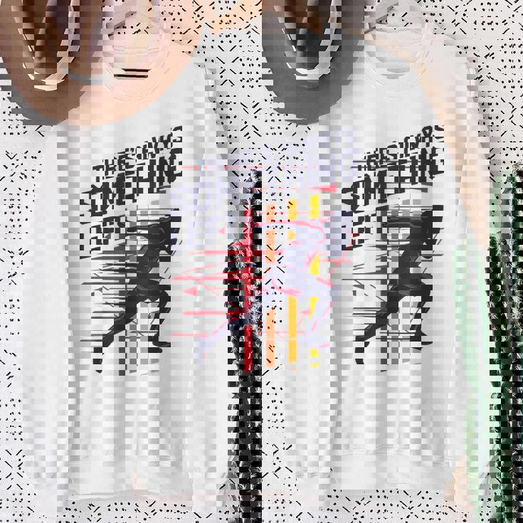 トラックアンドフィールド常に何かが残っている スウェットシャツ 年配の女性への贈り物