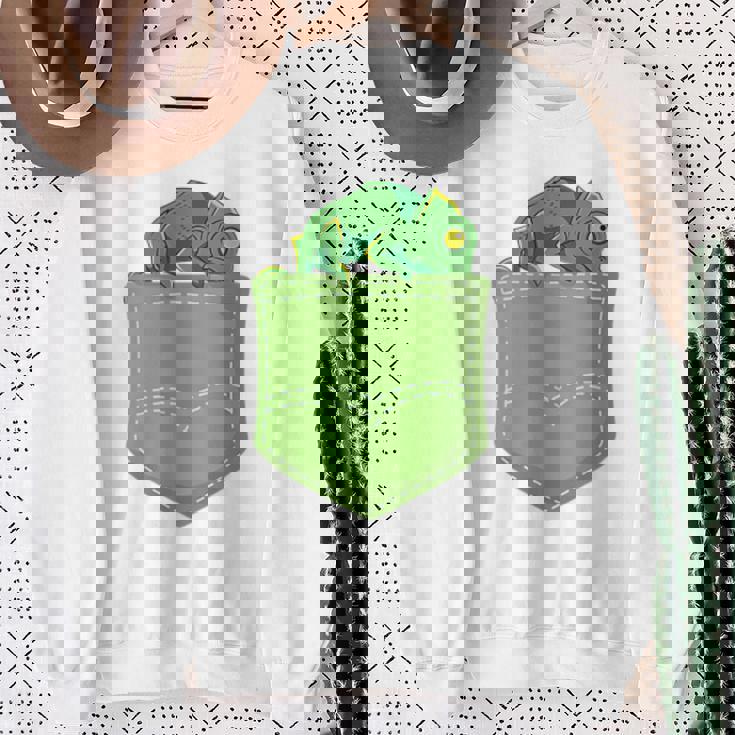 トロピカル アニマル トカゲ 爬虫類ラバー ポケット カメレオン スウェットシャツ 年配の女性への贈り物