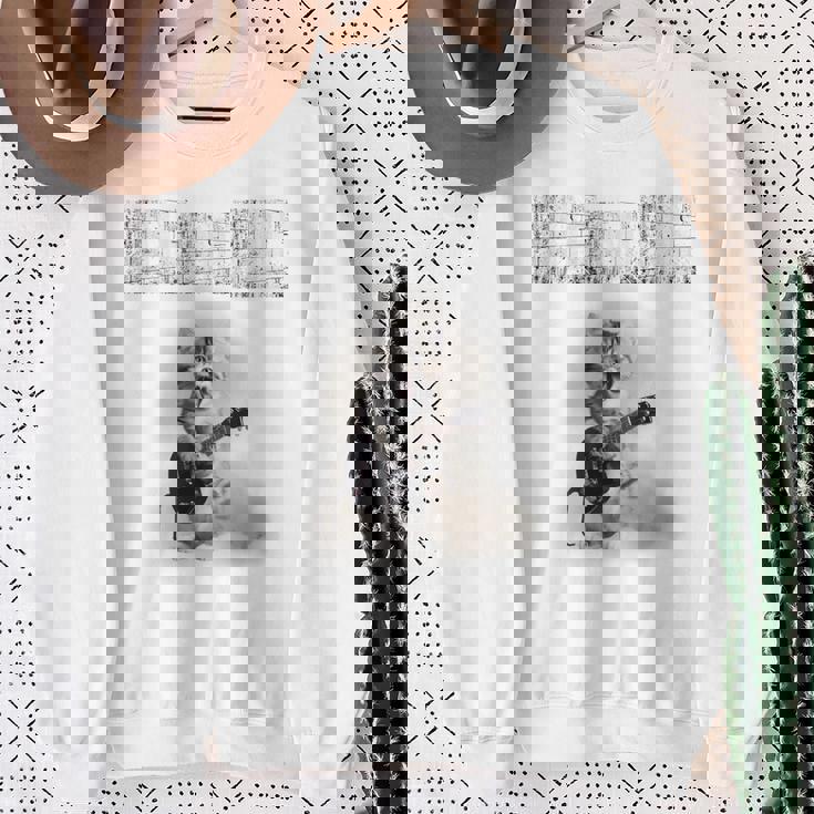 ニャーーーーと叫べ！ ロックな猫 キジトラ 子猫 バンド 長袖tシャツ スウェットシャツ 年配の女性への贈り物