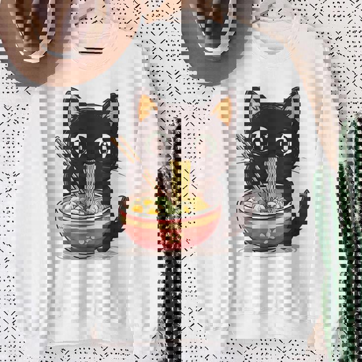 ヌードルキャット黒猫ラーメンデザイン スウェットシャツ 年配の女性への贈り物