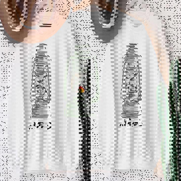 ハリケーンランタンtシャツ白 スウェットシャツ 年配の女性への贈り物