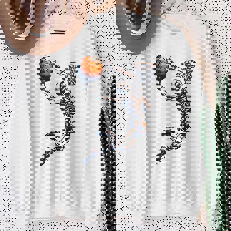 バスケットボール スケルトン ハロウィン 男性 男の子 バスケットボール ハロウィン スウェットシャツ 年配の女性への贈り物