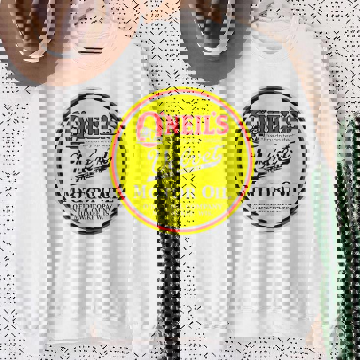 バックプリントのみ レトロ ヴィンテージ ガソリンスタンド オニールのモーターオイル スウェットシャツ 年配の女性への贈り物