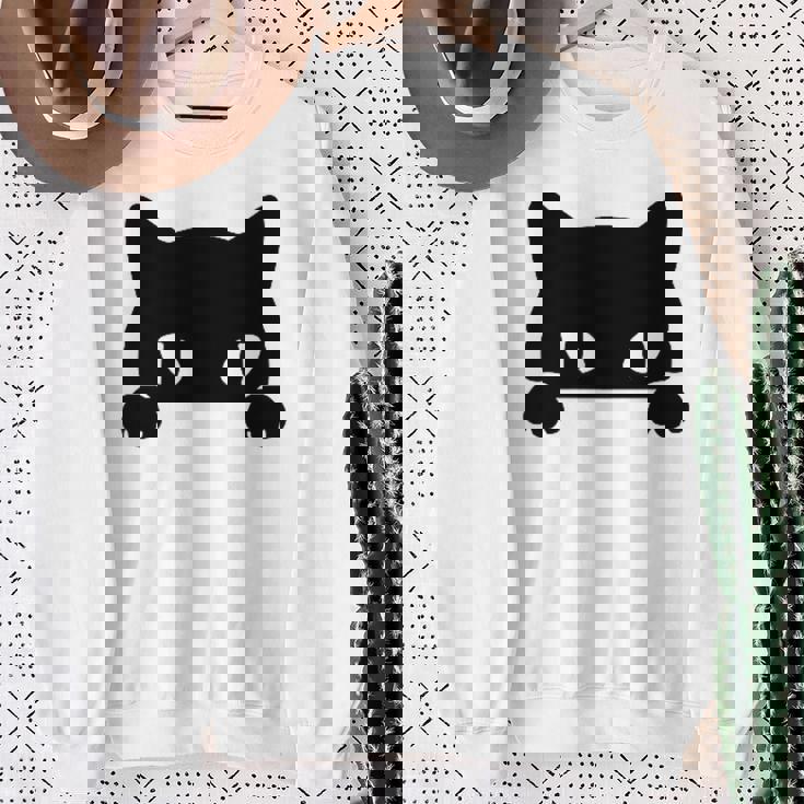 バッグの中に隠れているかわいい黒猫 猫好き 猫飼い 猫 ネコ ねこくろねこ好き 面白い サプライズ ギフト スウェットシャツ 年配の女性への贈り物