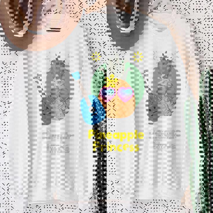 パイナップルプリンセス ウクレレギフト スウェットシャツ 年配の女性への贈り物