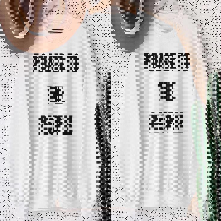 パワー・トゥ・ザ・ピープル スウェットシャツ 年配の女性への贈り物