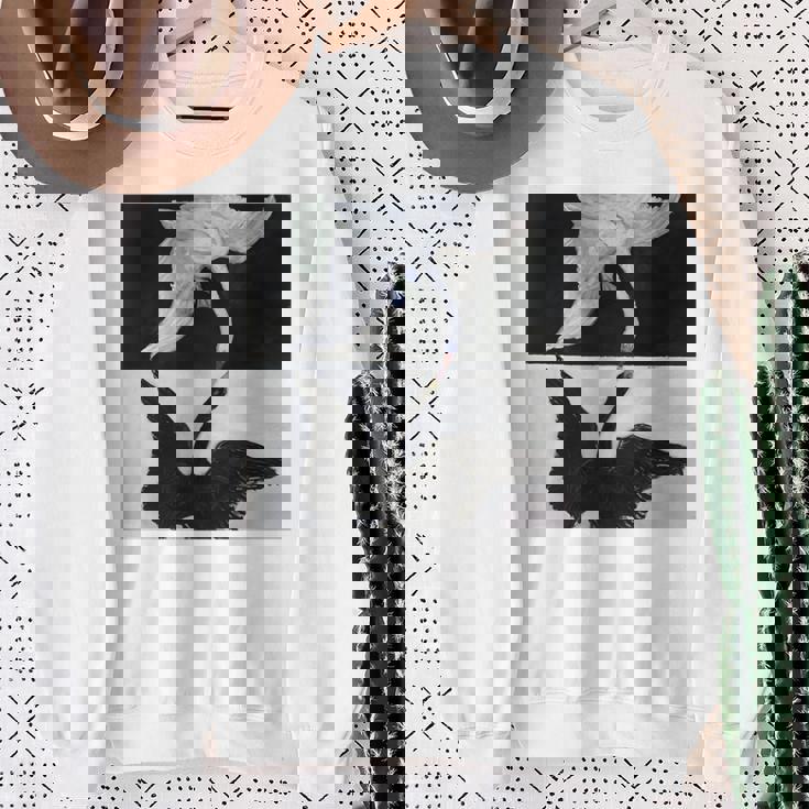 ヒルマ・アフ・クリント作 白鳥 第1号 長袖tシャツ スウェットシャツ 年配の女性への贈り物