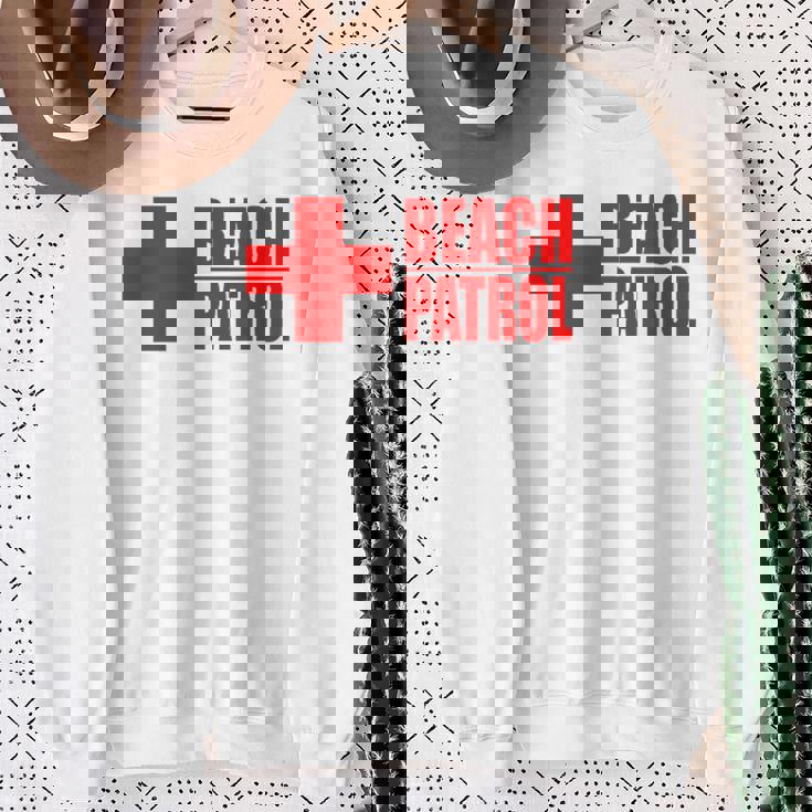 ビーチパトロール ライフガード サーフ レスキュー スウェットシャツ 年配の女性への贈り物