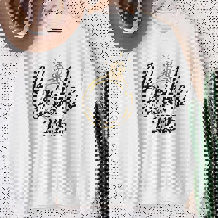 ブライダルシャワー フューチャー Mrs Wedding 2025 Bride スウェットシャツ 年配の女性への贈り物