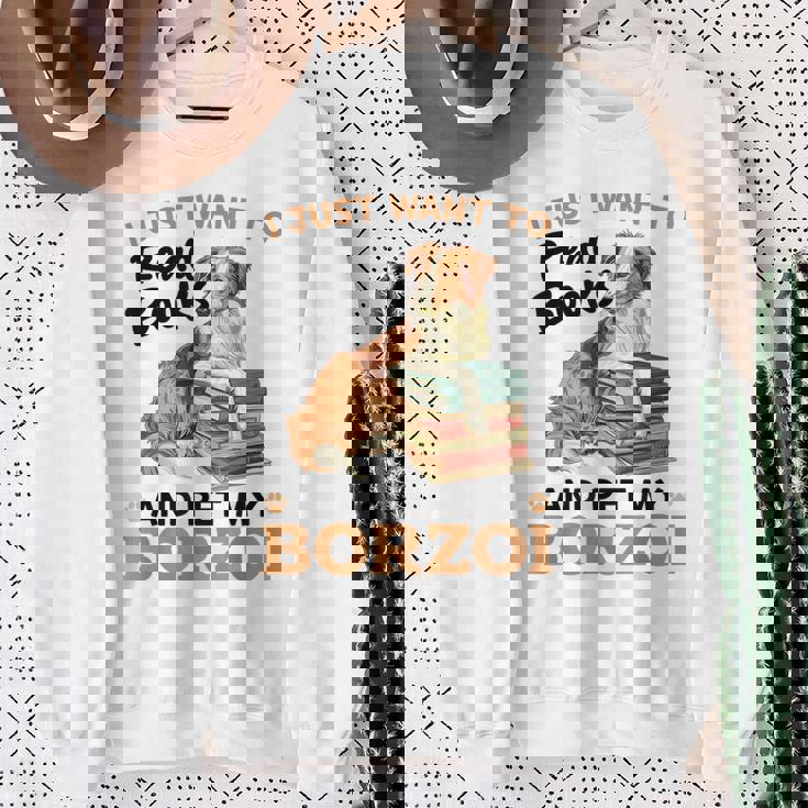 ボルゾイ・ドッグ・ブリード本を読んでボルゾイを撫でたいだけ スウェットシャツ 年配の女性への贈り物