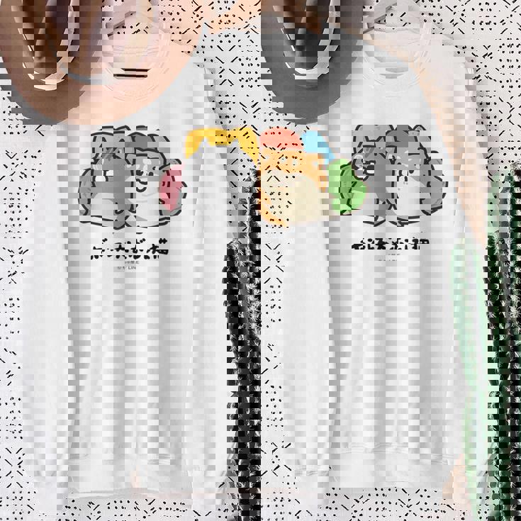 ボンレス犬とボンレス猫 のんびり スウェットシャツ 年配の女性への贈り物