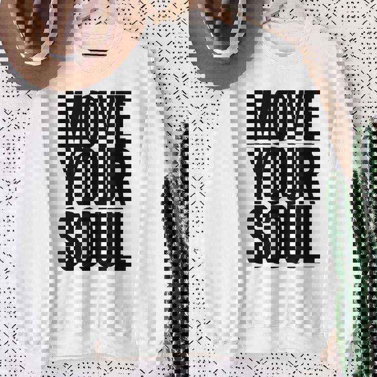 ムーブユアソウル モチベーション インスピレーション スウェットシャツ 年配の女性への贈り物