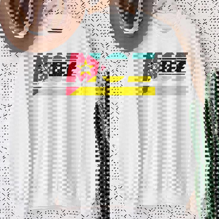 モザンビークデザイン。国旗付きモザンビーク衣装 Moz スウェットシャツ 年配の女性への贈り物