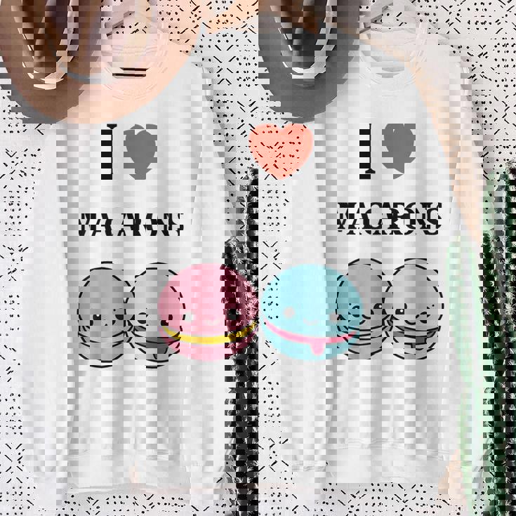 ユーモアマカロン フランスのデザートペストリー マカロンが大好き スウェットシャツ 年配の女性への贈り物