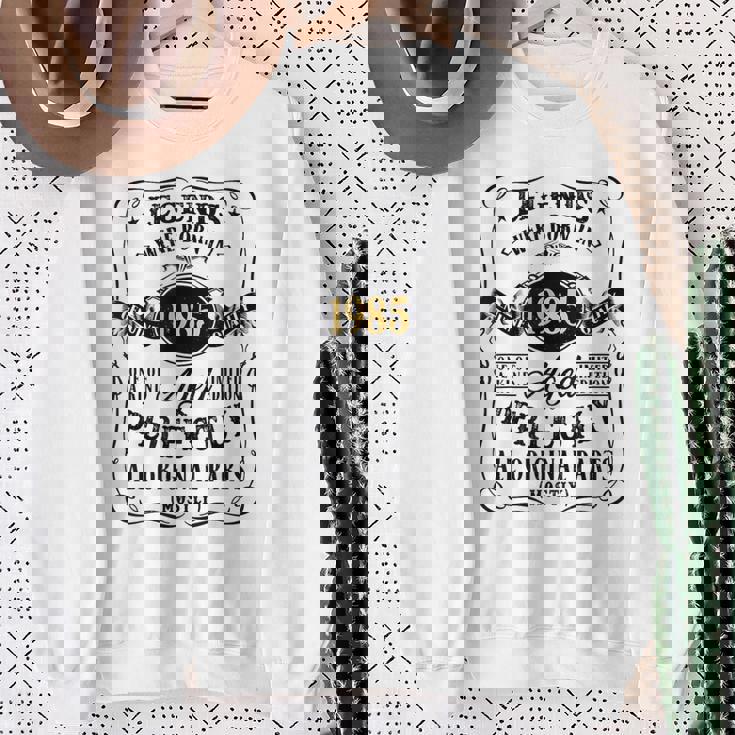 レジェンドは1985年に誕生した37歳の男性の誕生日 スウェットシャツ 年配の女性への贈り物