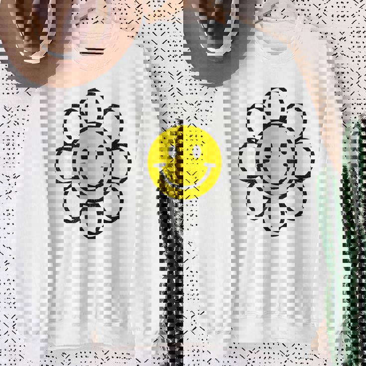 レトロ ヴィンテージ イエロー ハッピー スマイル スマイル フェイス デイジーフラワー スウェットシャツ 年配の女性への贈り物