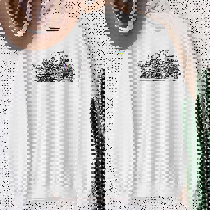 ロシアのbmpを盗むウクライナの農家 ウクライナを支援 スウェットシャツ 年配の女性への贈り物