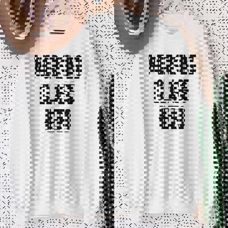 ワーキングクラスヒーロー スウェットシャツ 年配の女性への贈り物