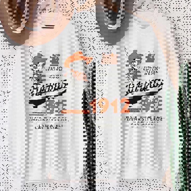 ヴィンテージ Pendleton オレゴン・バッカルーズ 廃止野球ボール スウェットシャツ 年配の女性への贈り物