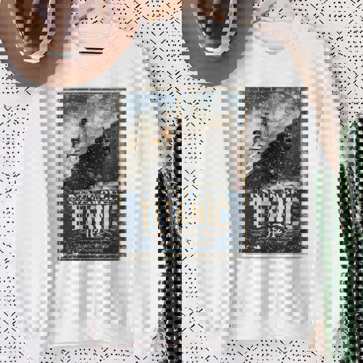 ヴィンテージ Rms タイタニック 1912 クルーズ歴史ポスター 記念品 長袖tシャツ スウェットシャツ 年配の女性への贈り物