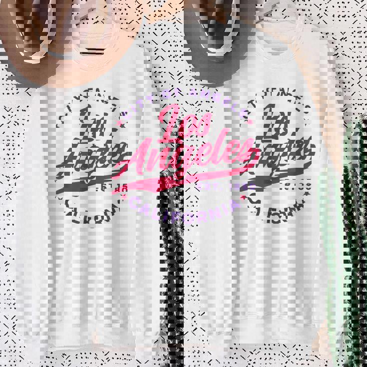 ヴィンテージ ロサンゼルス エンゼルス カリフォルニア レッドテキスト スウェットシャツ 年配の女性への贈り物