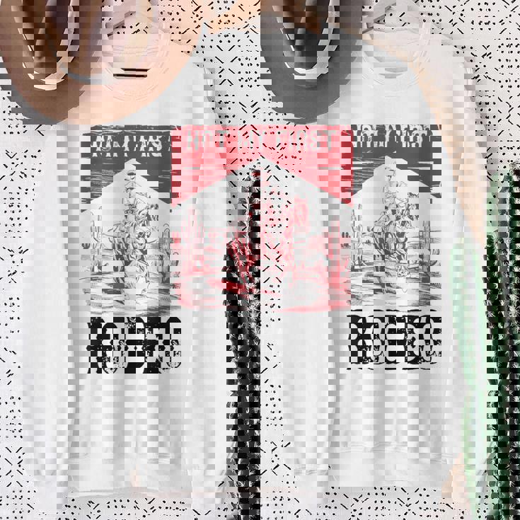 ヴィンテージ・ノット・マイ・ファースト・ロデオ、ファニー・ライディング・カウボーイ・ロデオ スウェットシャツ 年配の女性への贈り物