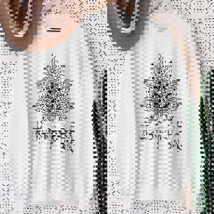 仏教 スピリチュアル オム マニ・パドメ ハム マントラと曼荼羅 スウェットシャツ 年配の女性への贈り物