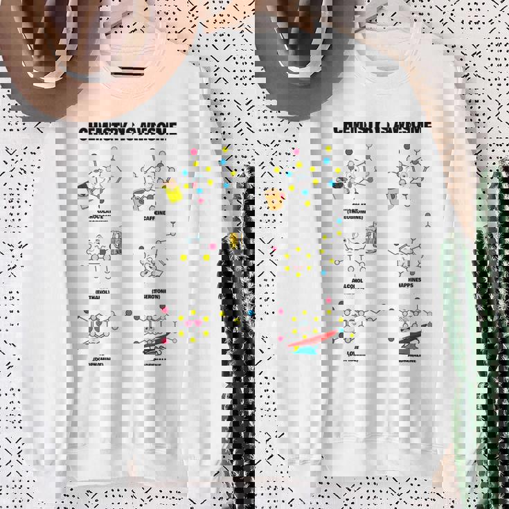 化学は素晴らしいです。面白いカワイイ化学分子 スウェットシャツ 年配の女性への贈り物