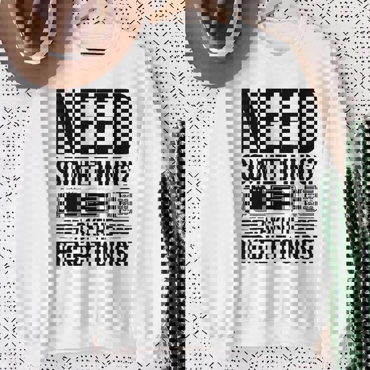 受付係の受付秘書に聞いて欲しいもの スウェットシャツ 年配の女性への贈り物