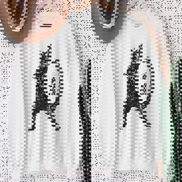 太極拳の練習をしている陽気な猫 陰陽 スウェットシャツ 年配の女性への贈り物