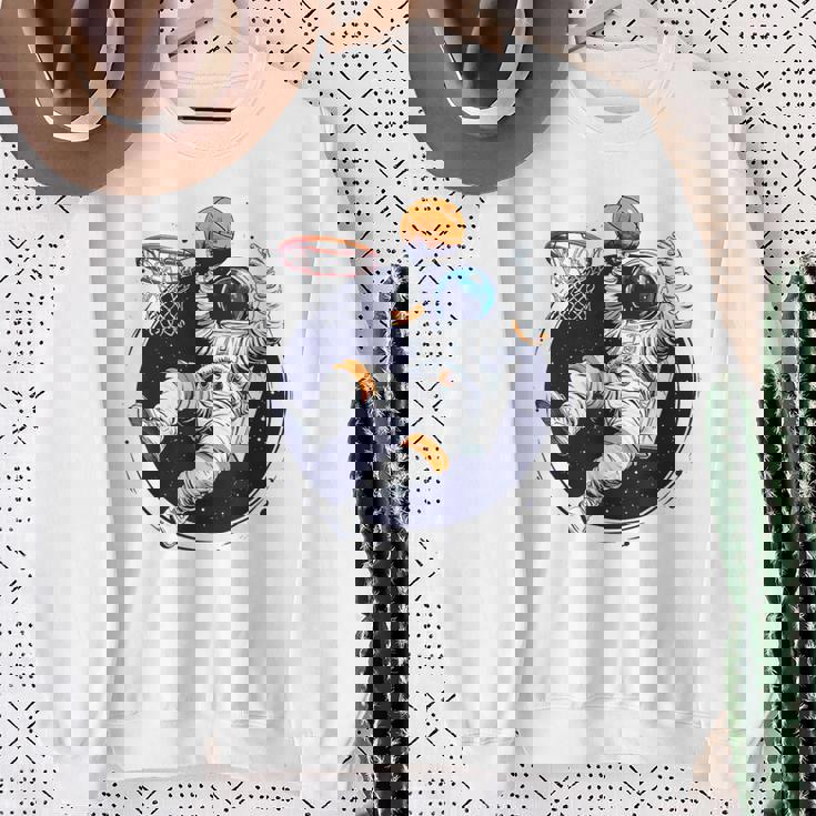 宇宙飛行士 バスケットボール 宇宙 ボール 惑星 銀河 スウェットシャツ 年配の女性への贈り物