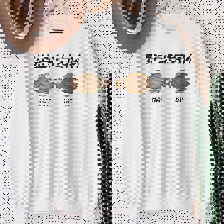 左ヒラメに右カレイ Hirame Karei 魚好き 願掛け 釣り好き 海釣り 趣味 おもしろ ネタ 趣味釣り 船 釣り スウェットシャツ 年配の女性への贈り物