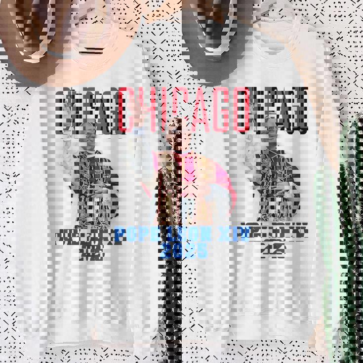 教皇レオンxiv 2025 – シカゴ初のアメリカ教皇デザイン スウェットシャツ 年配の女性への贈り物