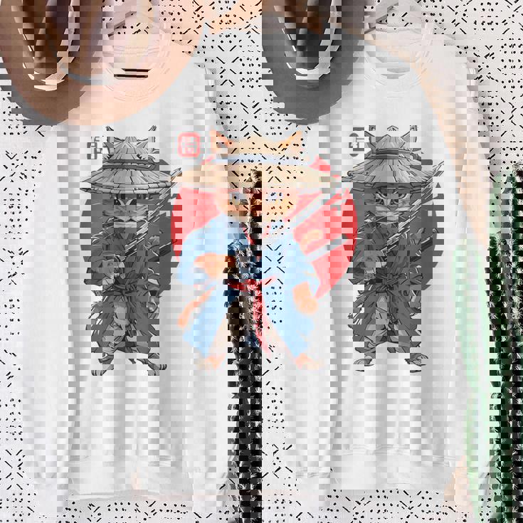 日本の侍 猫戦士 浮世侍 バックプリント スウェットシャツ 年配の女性への贈り物