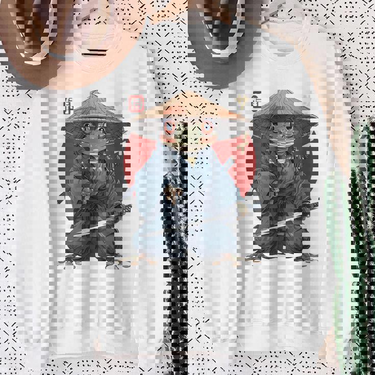 日本の侍カエルの戦士浮世サムライヒキガエルバックプリント。 スウェットシャツ 年配の女性への贈り物