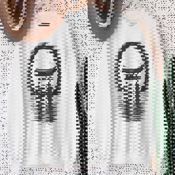 日本の鳥居アート スウェットシャツ 年配の女性への贈り物