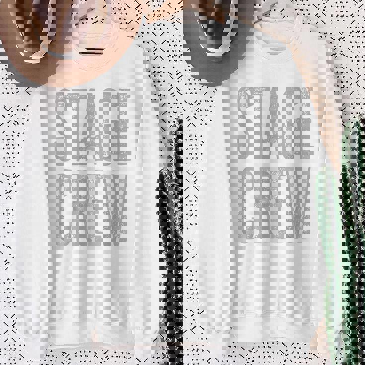 映画、テレビ、劇場、カメラ用のステージクルーが背面にプリントされています。 スウェットシャツ 年配の女性への贈り物