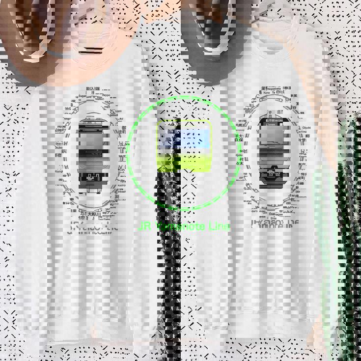 東京山手線 E235列車付き スウェットシャツ 年配の女性への贈り物