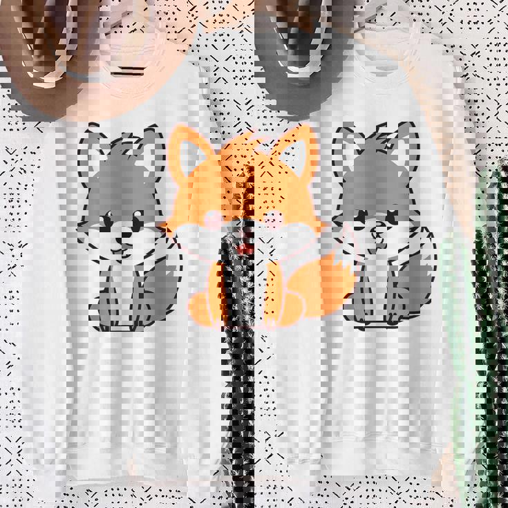 森のかわいい面白いキツネの子動物は小さなキツネが大好きです スウェットシャツ 年配の女性への贈り物