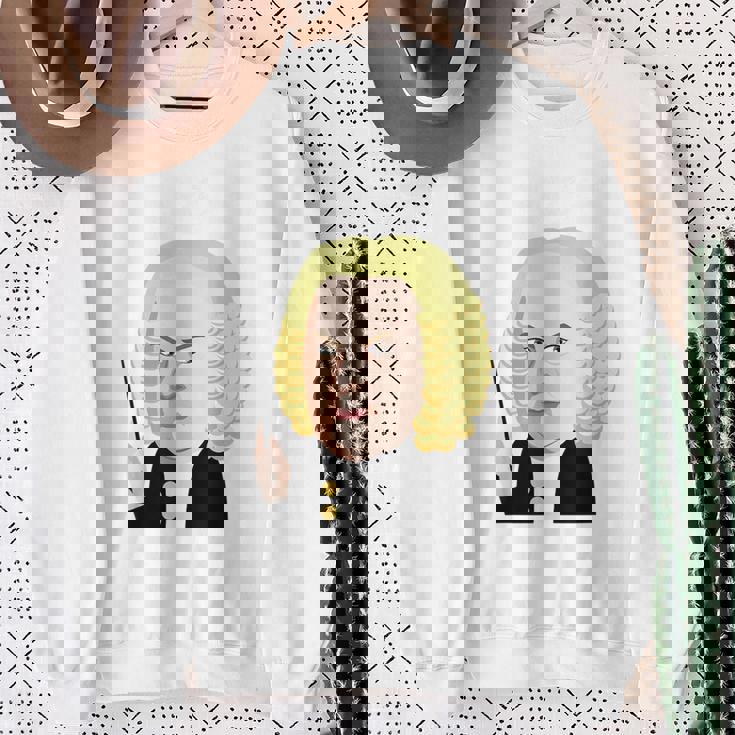 楽しい音楽コンダクターシャツ クールバッハ クラシカル音楽作曲家 スウェットシャツ 年配の女性への贈り物