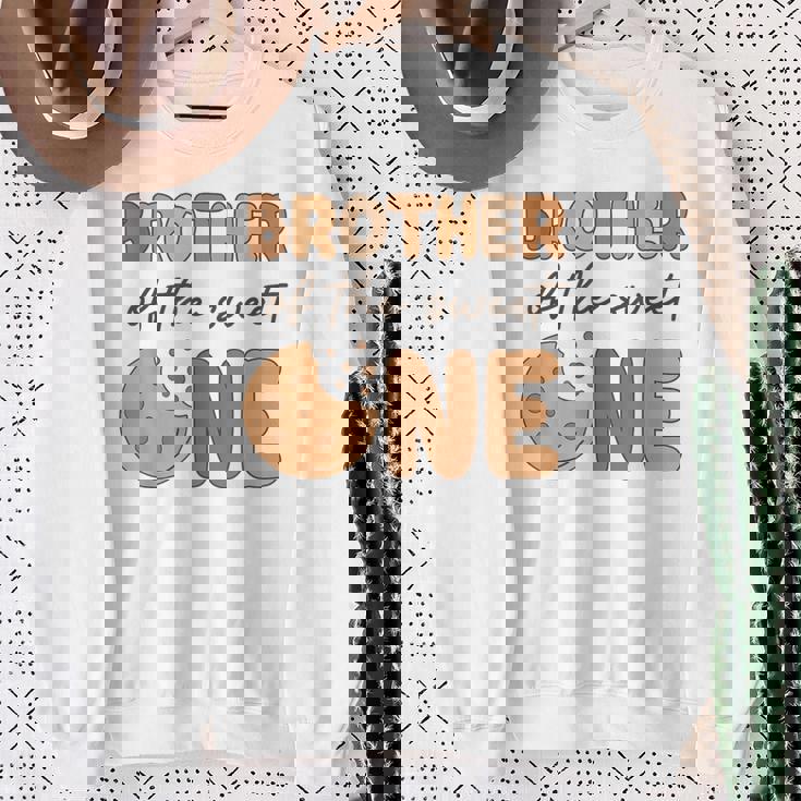 甘いものの兄弟 クッキーとミルクの誕生日パーティー スウェットシャツ 年配の女性への贈り物