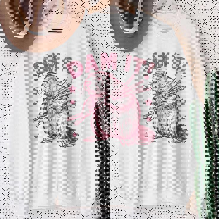 皮肉なビーバー スウェットシャツ 年配の女性への贈り物