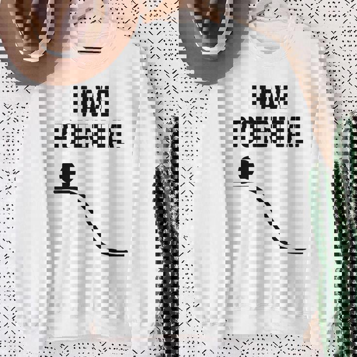 私には潜在的なエネルギーがある面白い物理学 スウェットシャツ 年配の女性への贈り物